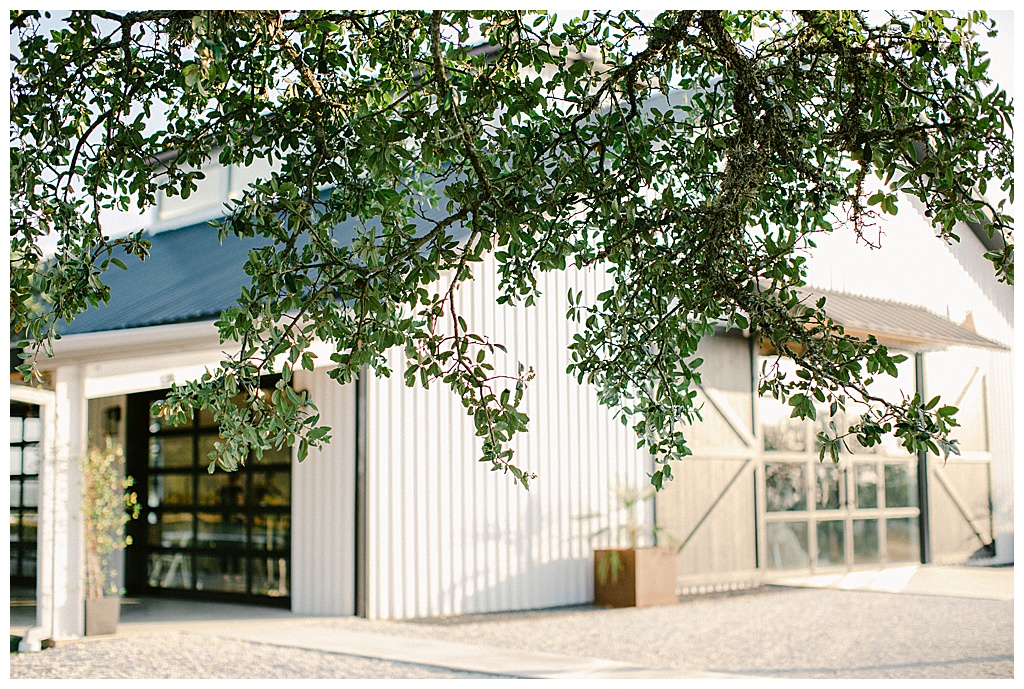 san antonio texas wedding venue white barn