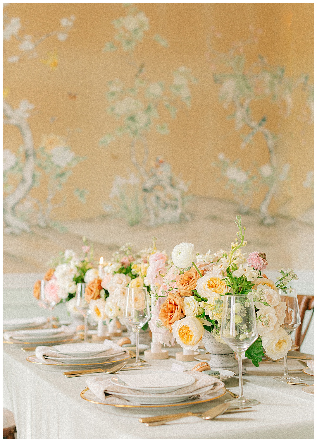 pastel centerpieces for a classic wedding look