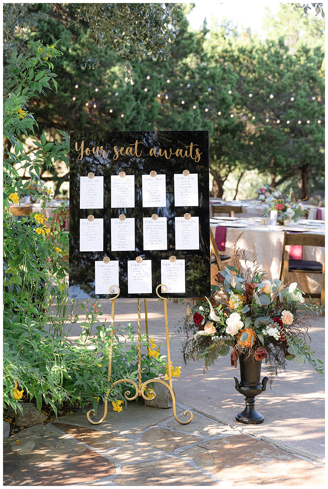 seating arrangement chart with large floral bouquet